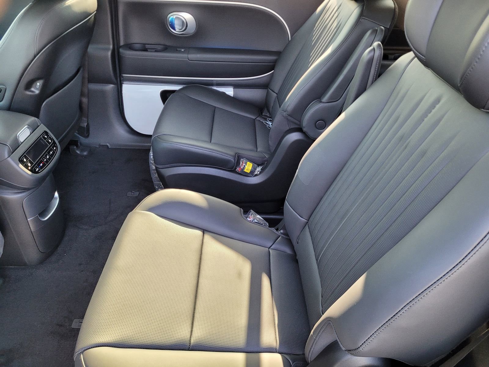 New 2026 Hyundai Ioniq 9 Calligraphy image 8