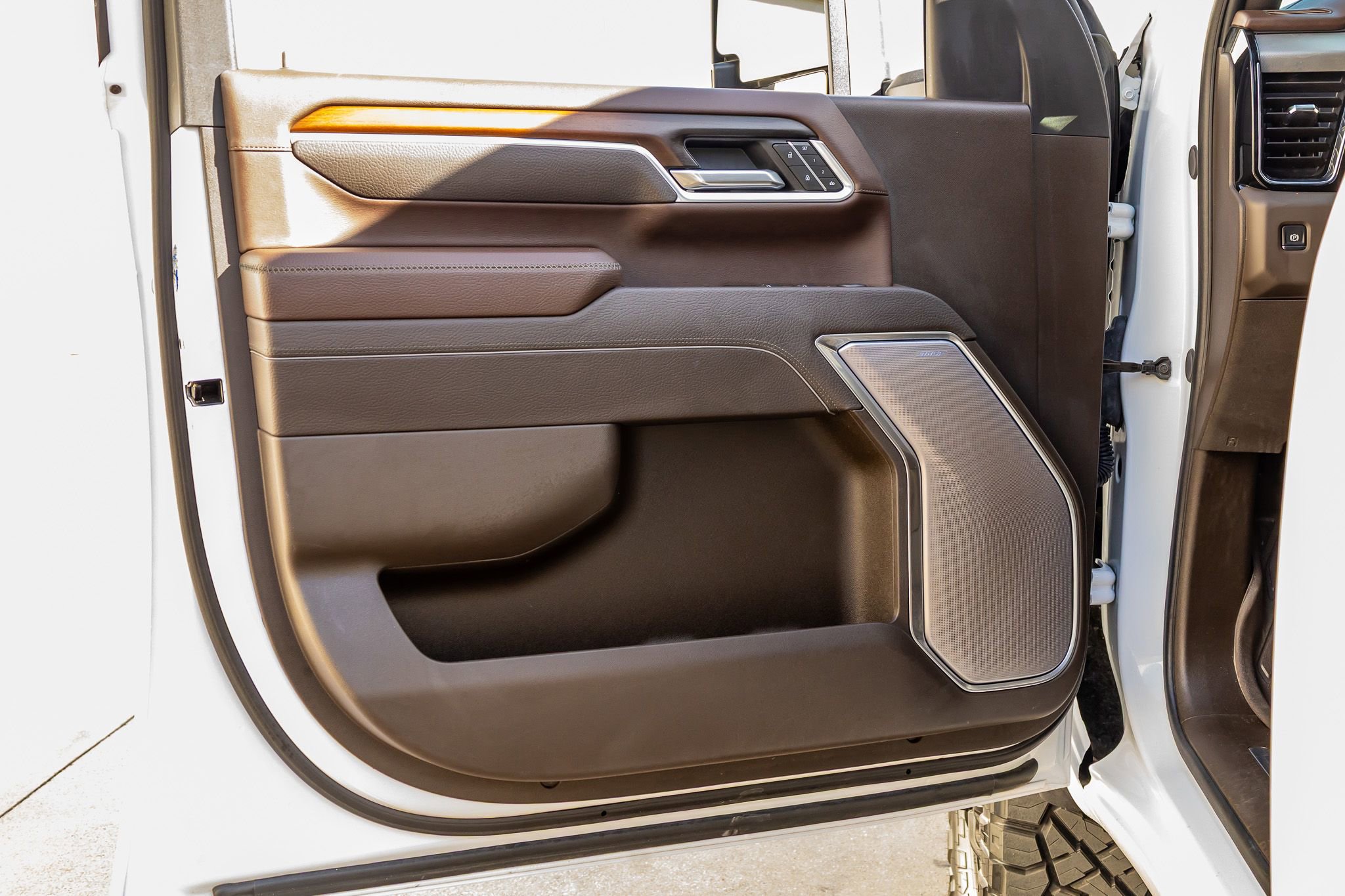 Used 2025 GMC Sierra 3500 Denali w/ Denali Reserve Package image 34