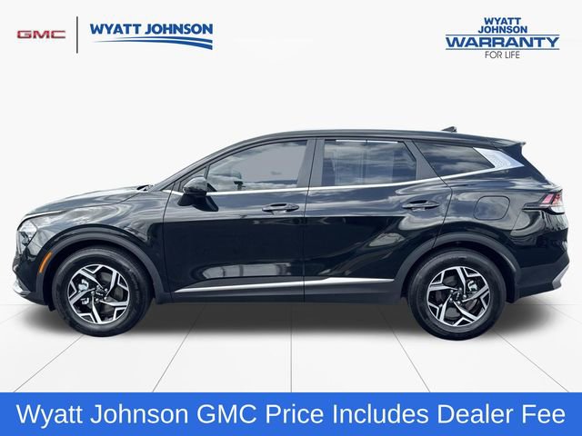 Used 2023 Kia Sportage LX FWD image 2