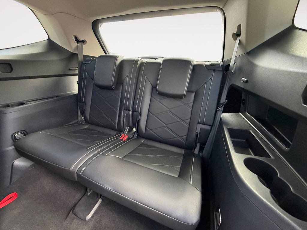 Used 2025 Volkswagen Atlas SE image 15