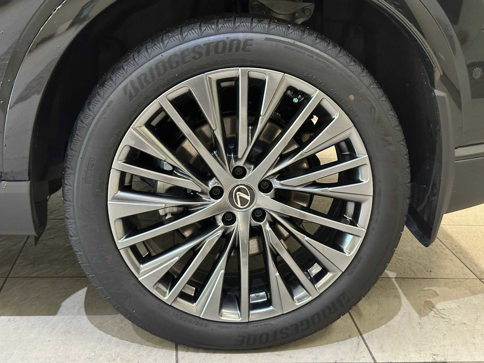 Used 2025 Lexus RX 450h Luxury w/ Convenience Package image 9