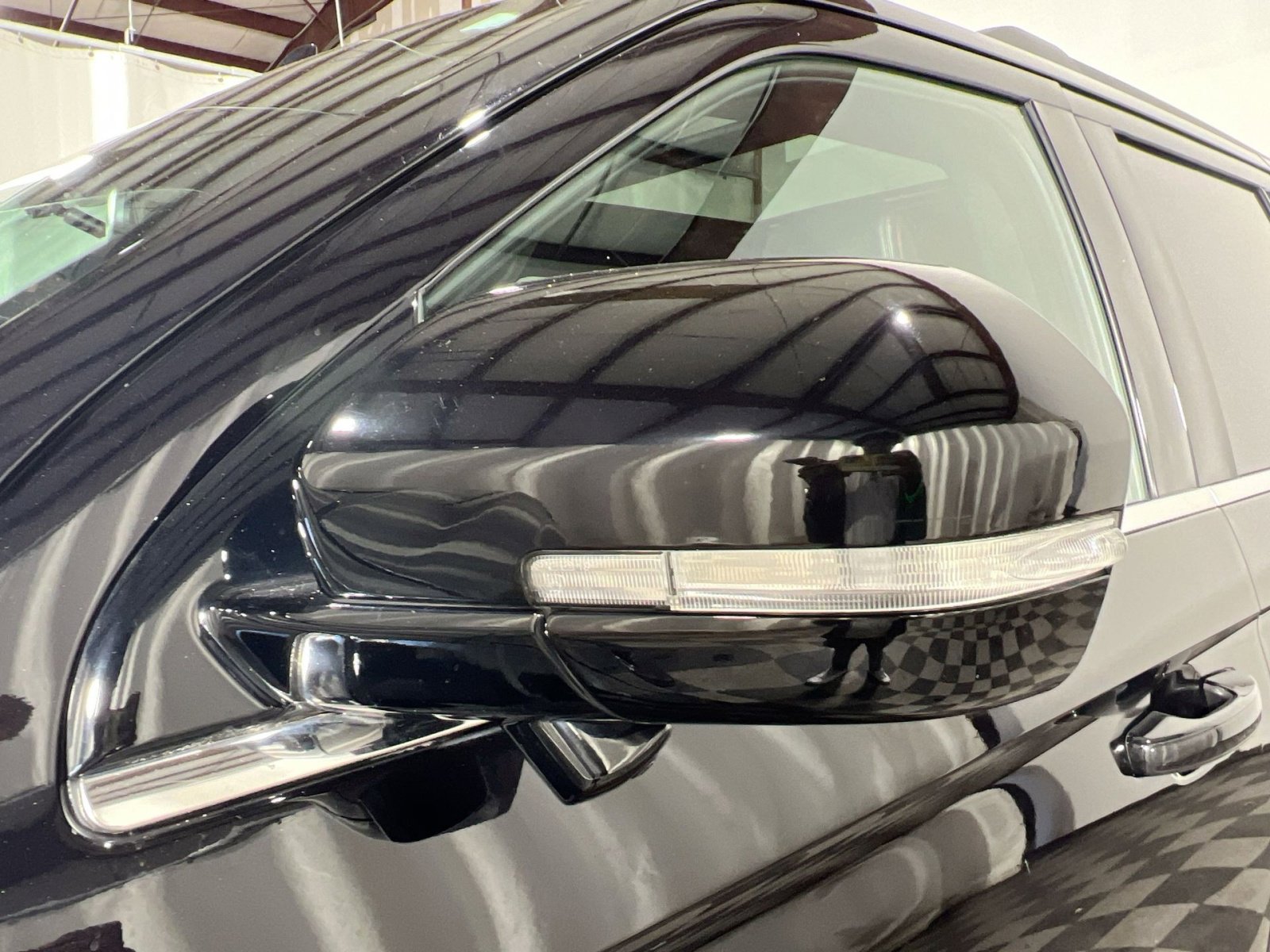 Used 2023 Ford Expedition Limited image 14