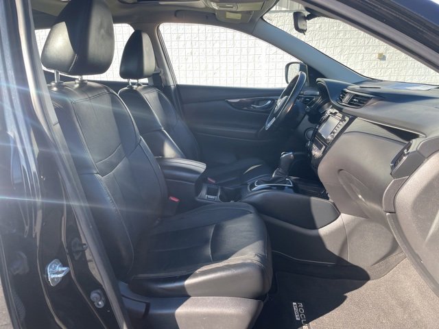 Used 2018 Nissan Rogue Sport SL w/ SL Premium Package image 16