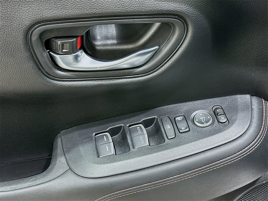 Used 2024 Honda HR-V Sport image 17