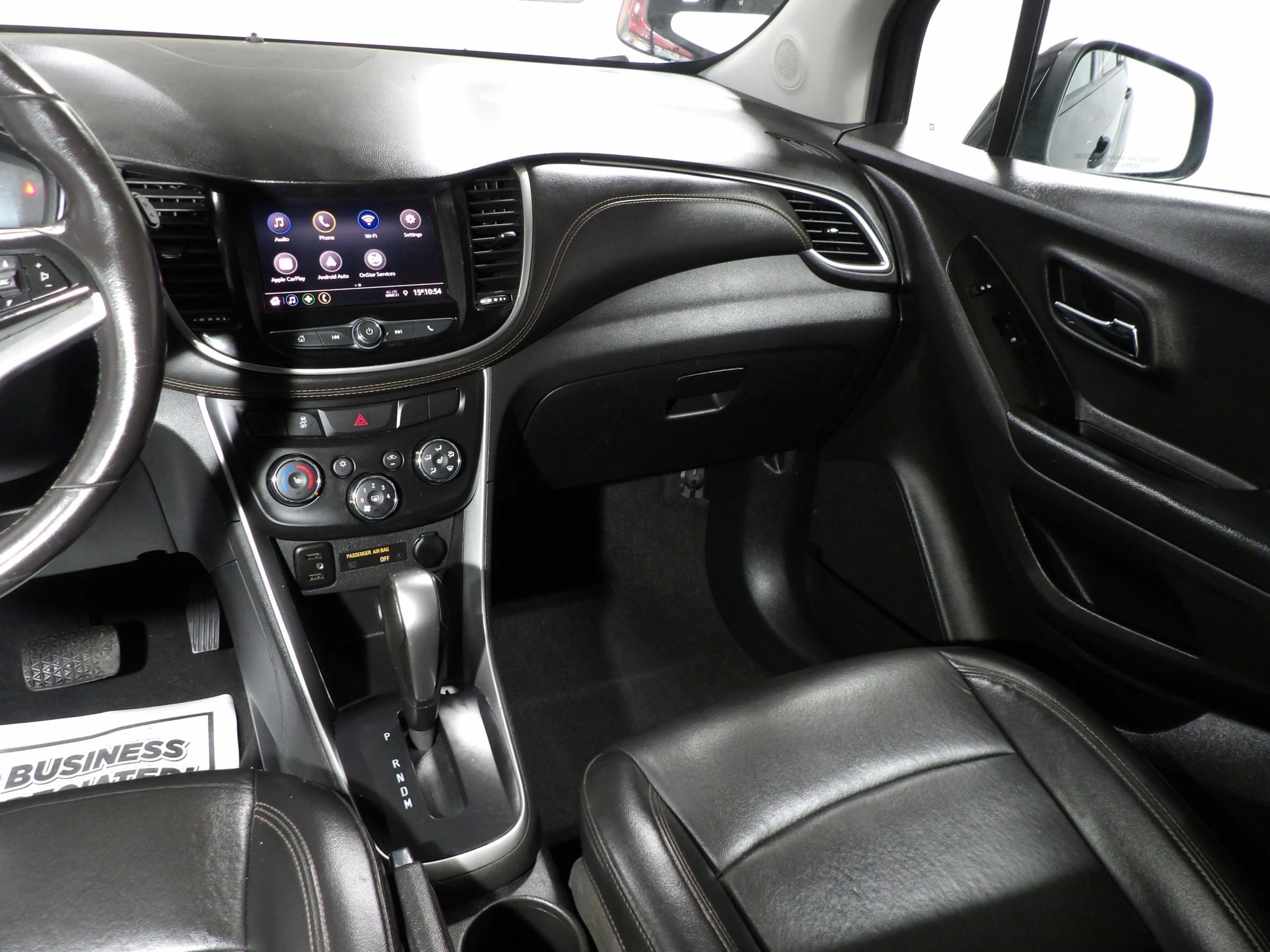Used 2021 Chevrolet Trax LT w/ Premium Seat Package AWD/4WD image 11
