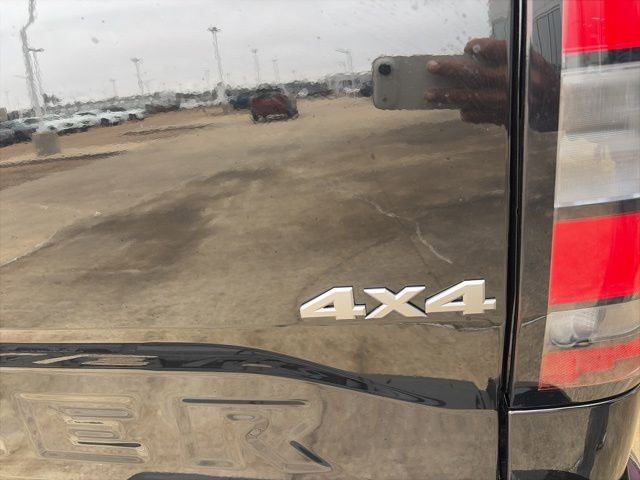 New 2026 Nissan Frontier SV image 18