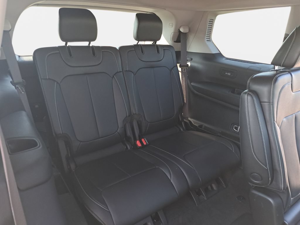 Certified 2023 Jeep Grand Cherokee L Limited AWD/4WD image 13