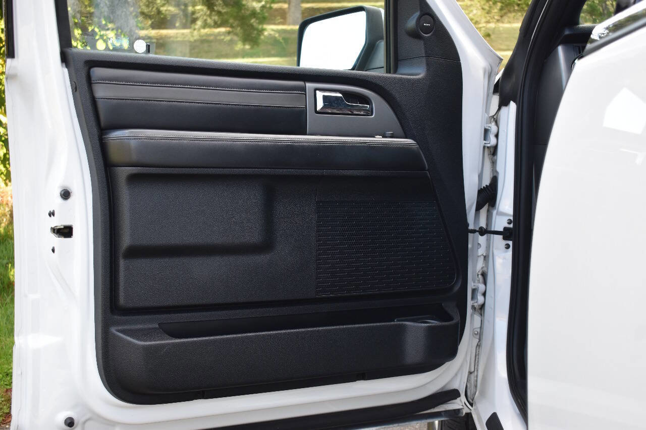 Used 2016 Ford Expedition EL Platinum image 8