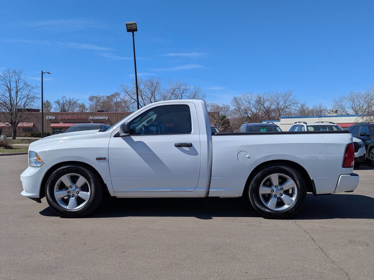 Used 2014 RAM 1500 Express RWD image 9