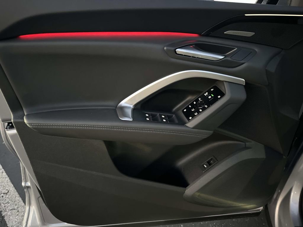 New 2025 Audi Q5 Prestige image 11