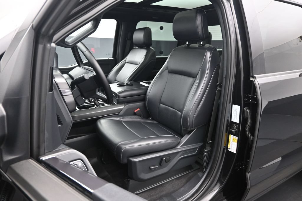 Used 2025 Ford F150 Lariat w/ Equipment Group 501A Mid AWD/4WD image 8
