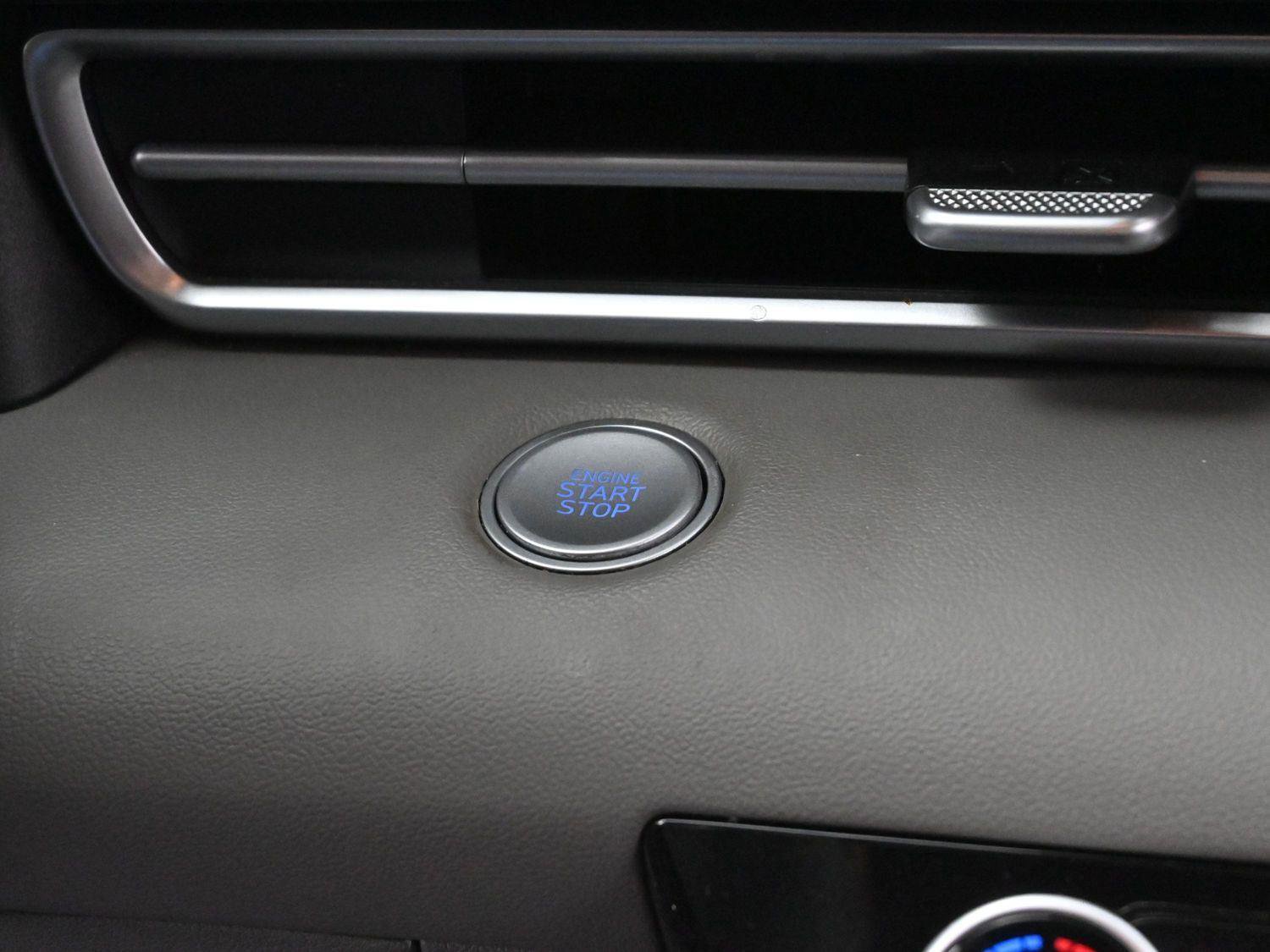 Used 2023 Hyundai Elantra SEL image 24