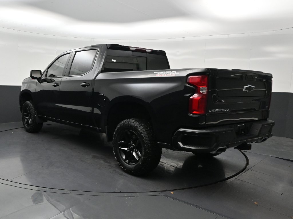 Used 2024 Chevrolet Silverado 1500 LT Trail Boss w/ LT Trail Boss Premium Package AWD/4WD image 3