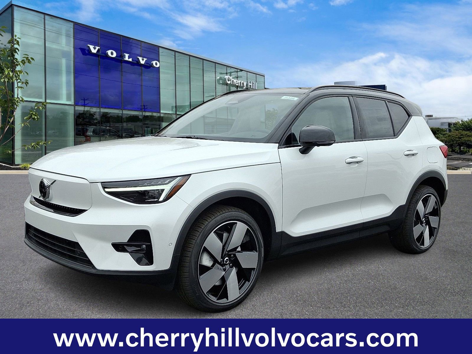 New 2026 Volvo EX40 Plus w/ Climate Package image 2