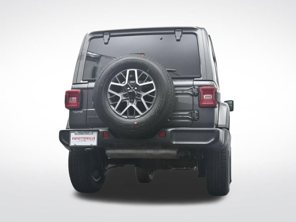 Used 2025 Jeep Wrangler Sahara AWD/4WD image 35