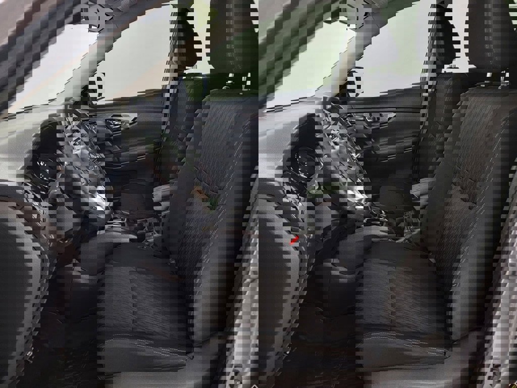 Used 2019 Nissan Rogue SV image 14