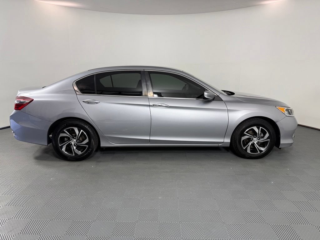 Used 2017 Honda Accord LX image 8