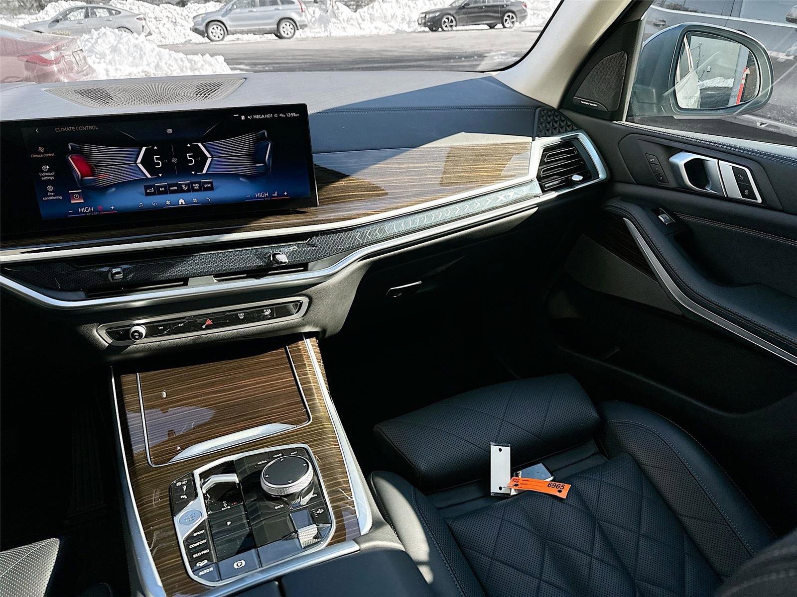 Certified 2024 BMW X7 xDrive40i w/ Premium Package image 25