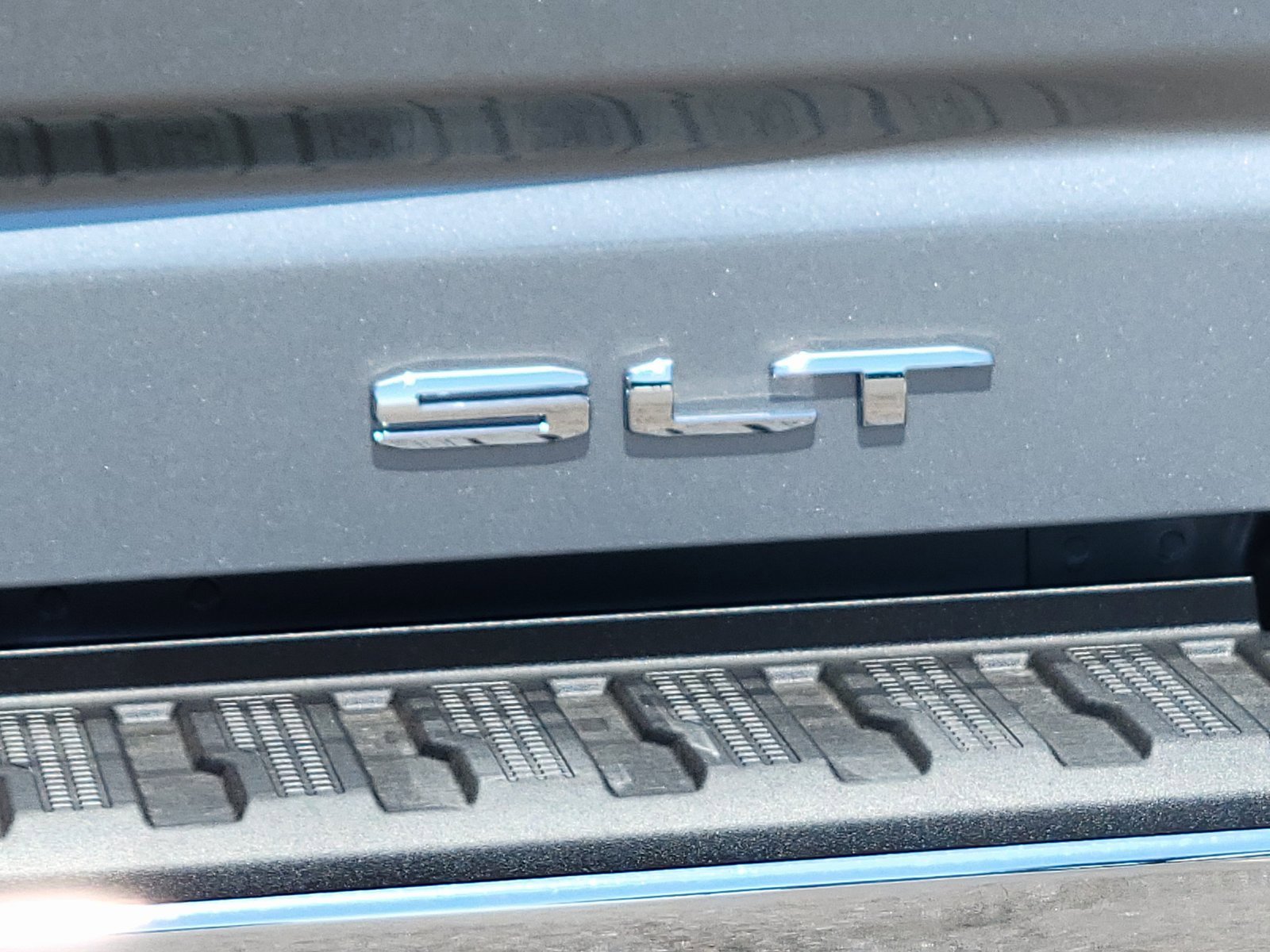 New 2025 GMC Sierra 2500 SLT w/ SLT Premium Package image 10
