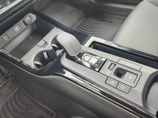Used 2025 Toyota Prius Limited w/ Limited Premium Package FWD image 16
