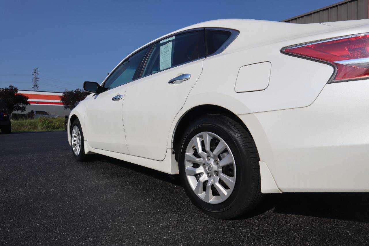 Used 2014 Nissan Altima 2.5 S w/ Display Audio Package FWD image 24