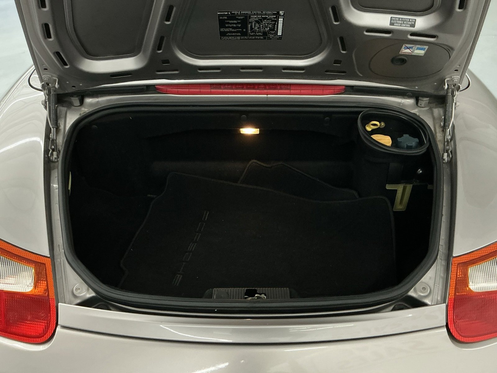 Used 2002 Porsche Boxster S image 10