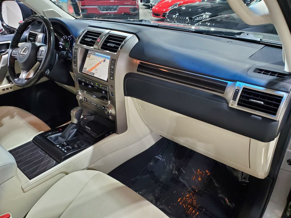 Used 2020 Lexus GX 460 Premium w/ Premium Package AWD/4WD image 15
