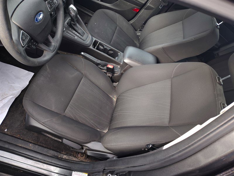 Used 2016 Ford Focus SE image 9