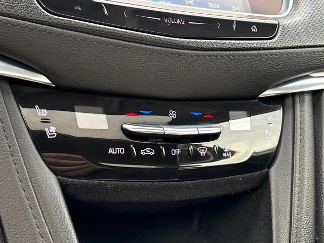 Used 2019 Cadillac XT5 Premium Luxury AWD/4WD image 17
