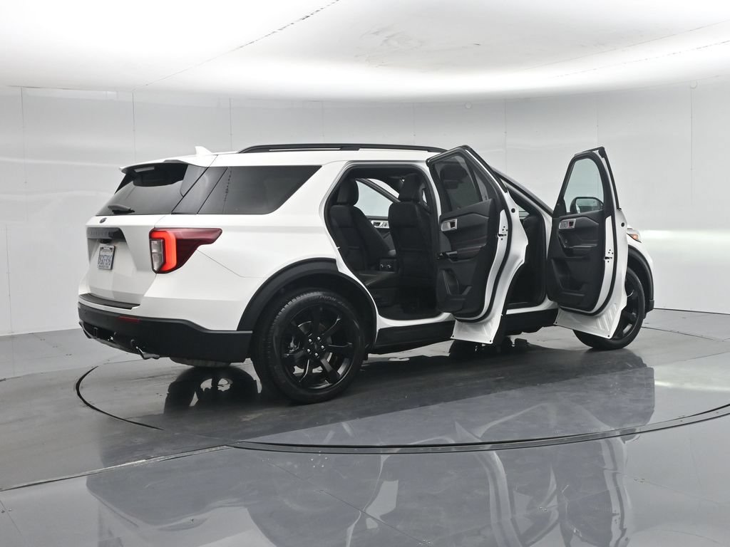 Certified 2023 Ford Explorer ST-Line w/ Class IV Trailer Tow Package RWD image 5