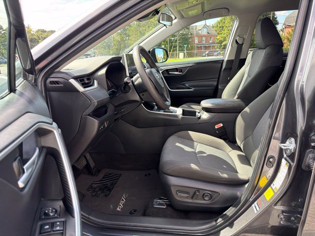Used 2025 Toyota RAV4 XLE FWD image 13