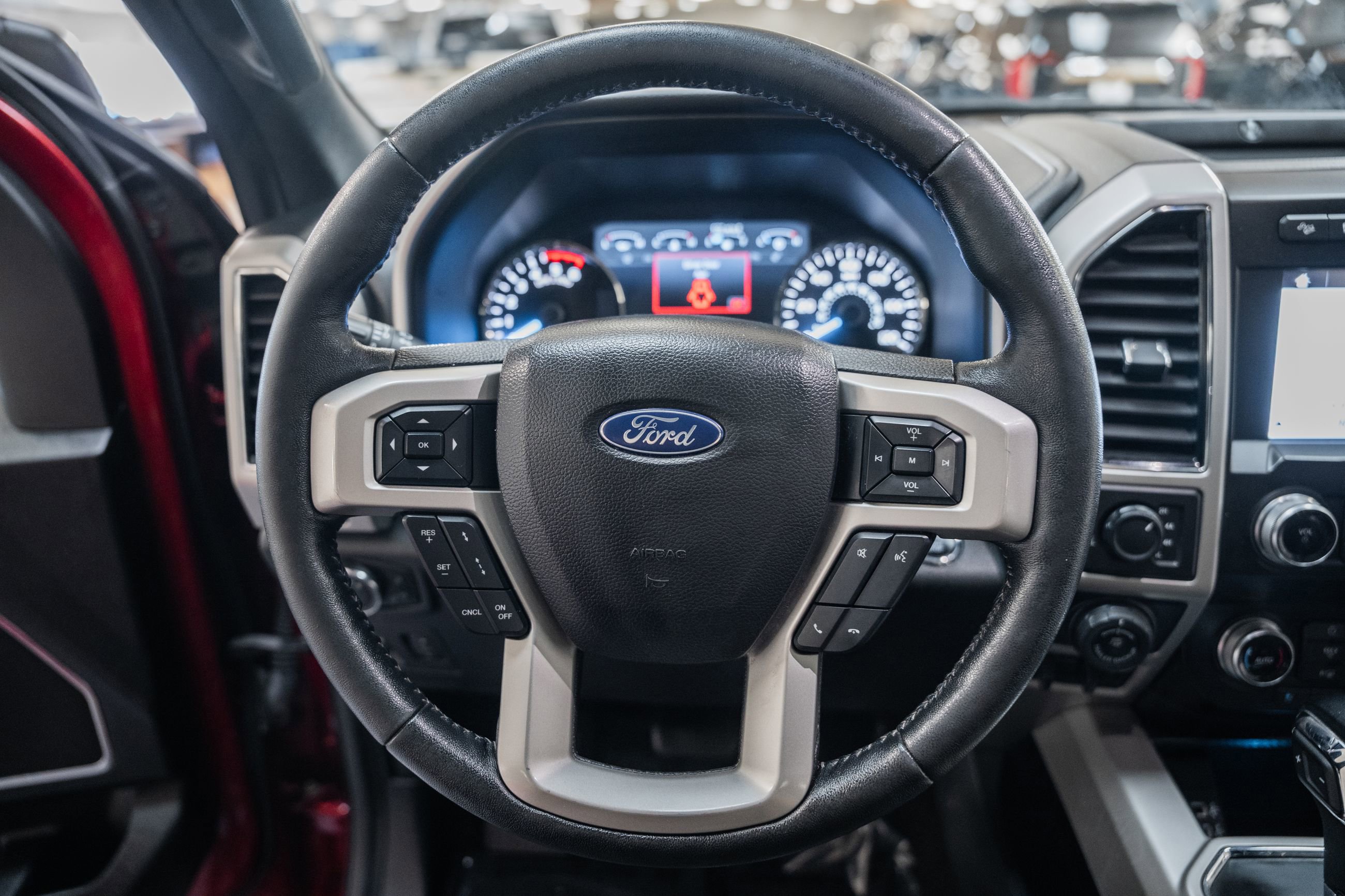 Certified 2019 Ford F150 Lariat w/ Equipment Group 502A Luxury image 39