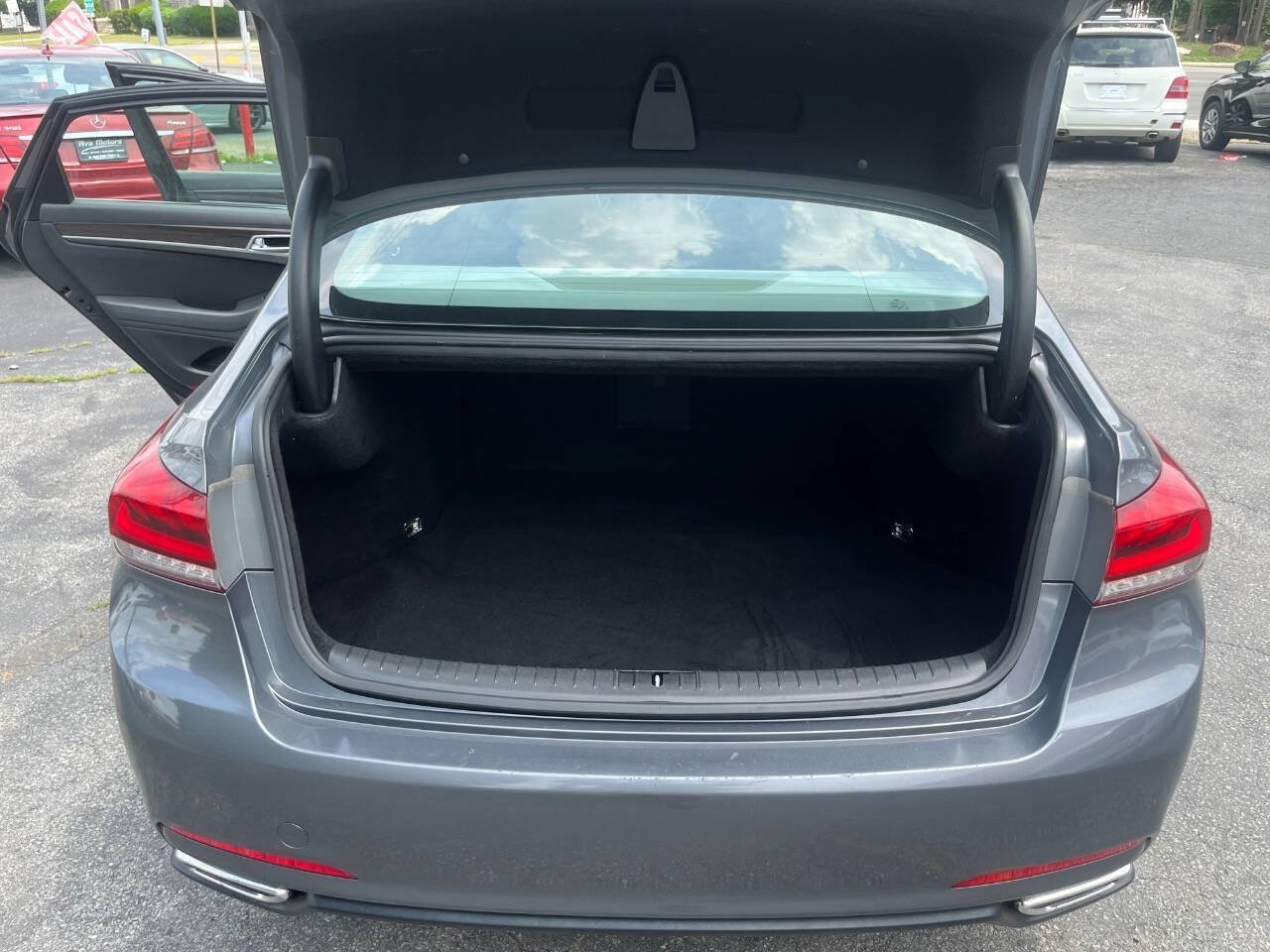 Used 2016 Hyundai Genesis 3.8 AWD/4WD image 11