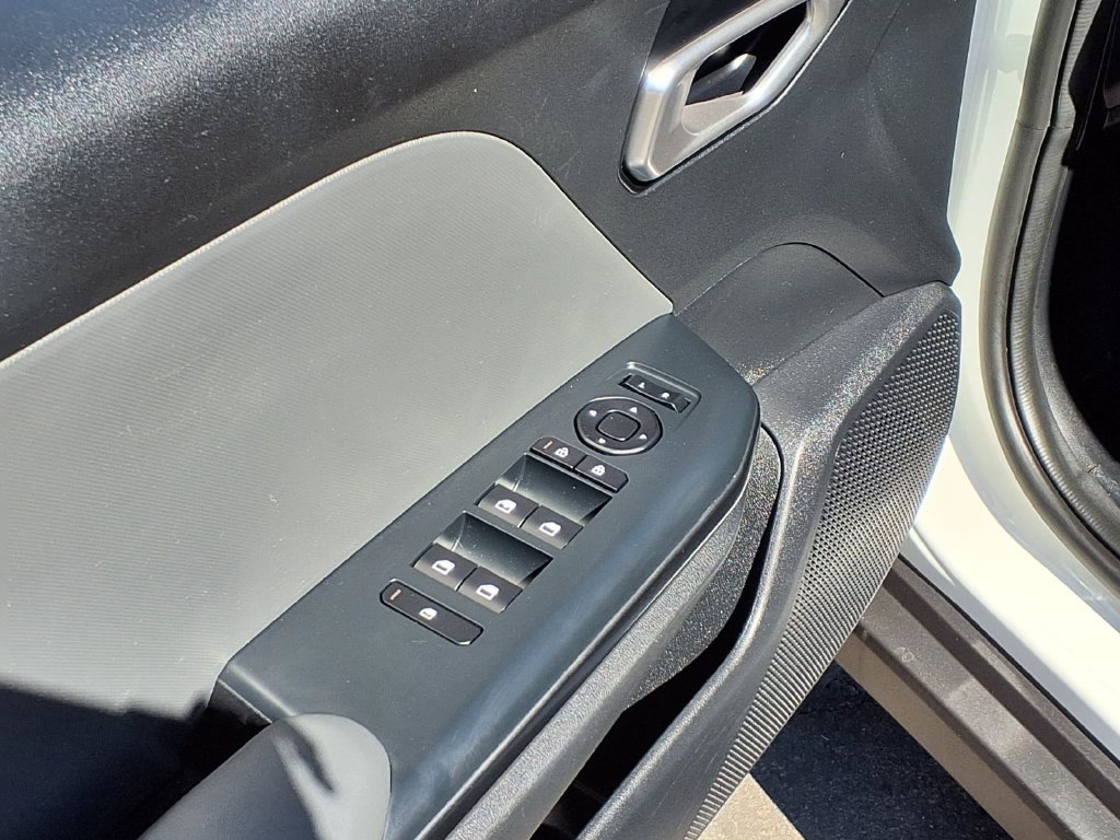 Certified 2025 Kia K4 FWD image 12