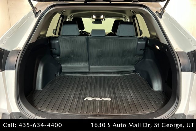 Used 2022 Toyota RAV4 LE AWD/4WD image 22