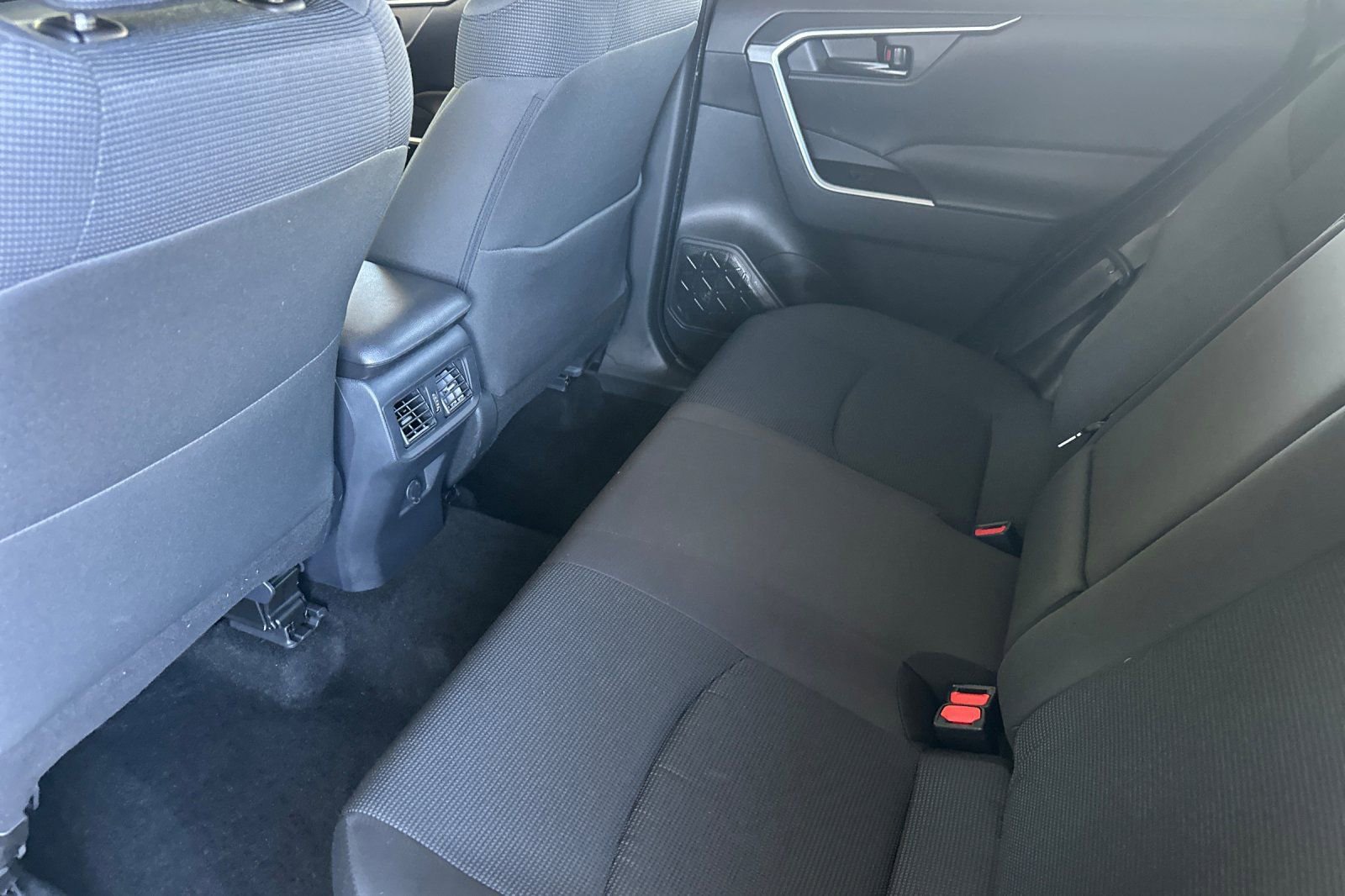 Certified 2025 Toyota RAV4 LE image 15