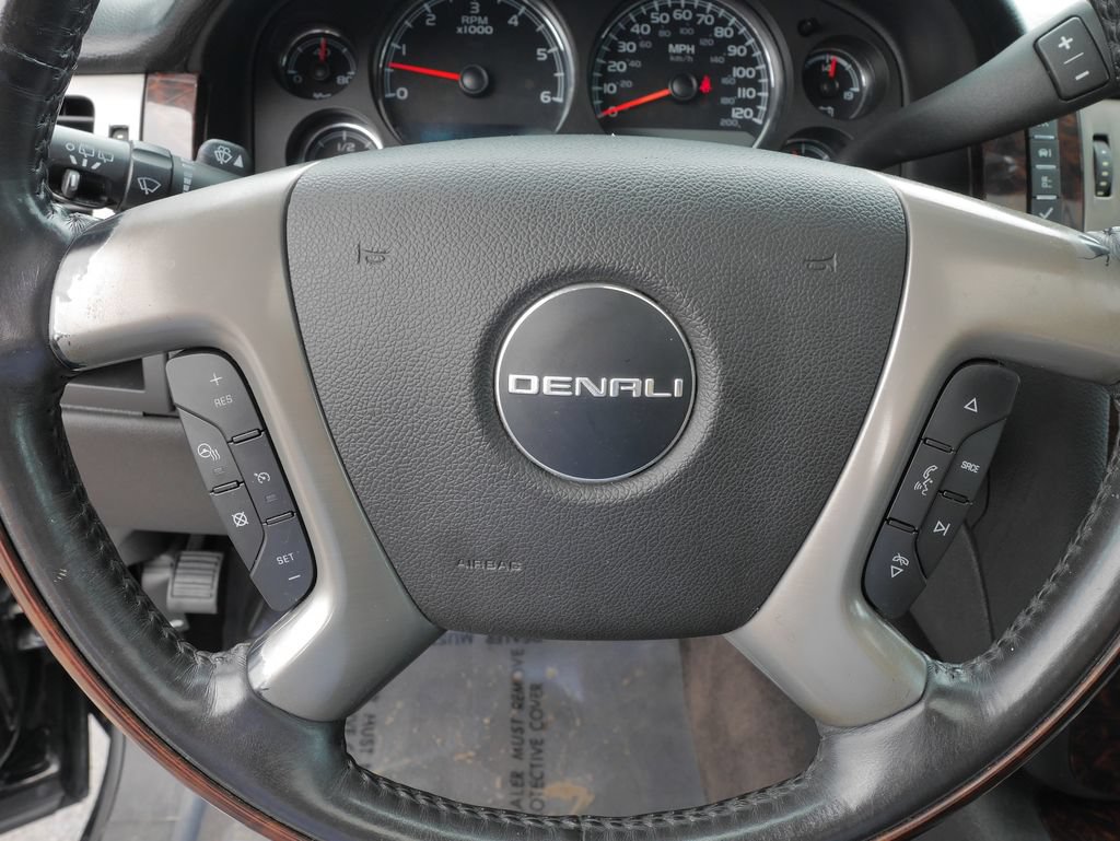 Used 2013 GMC Yukon XL Denali AWD/4WD image 29