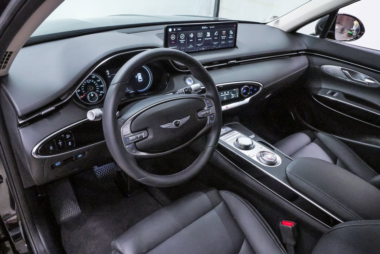 Certified 2025 Genesis GV70 2.5T image 2