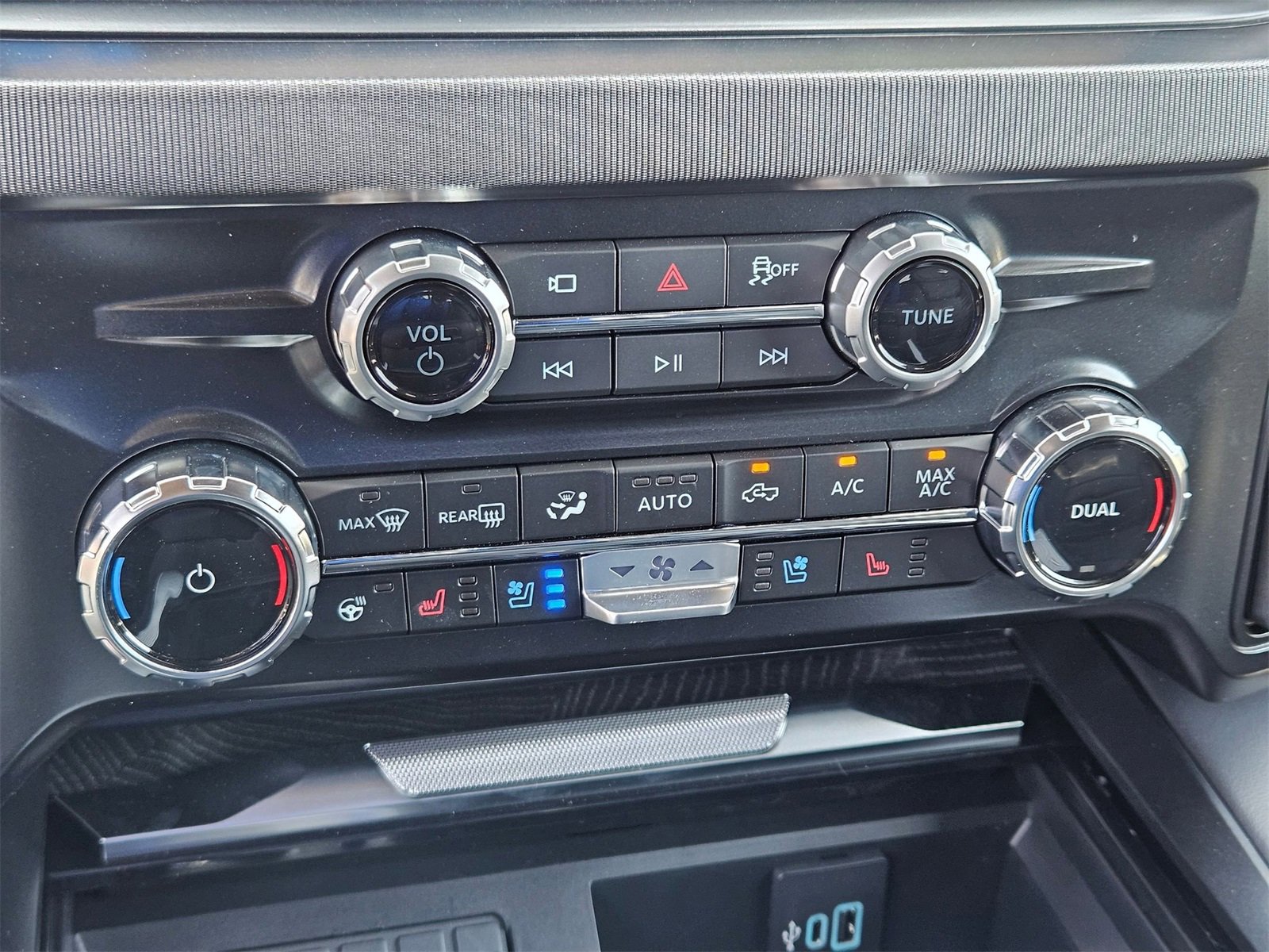 New 2025 Ford F250 Platinum image 19