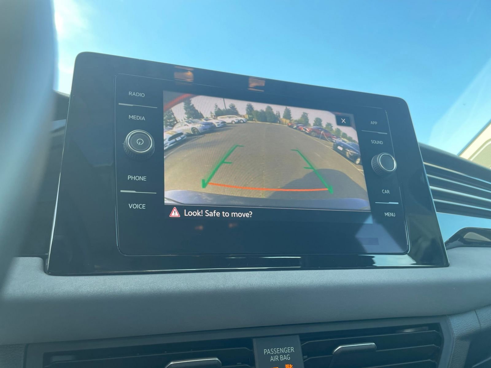 Used 2025 Volkswagen Jetta SE image 20