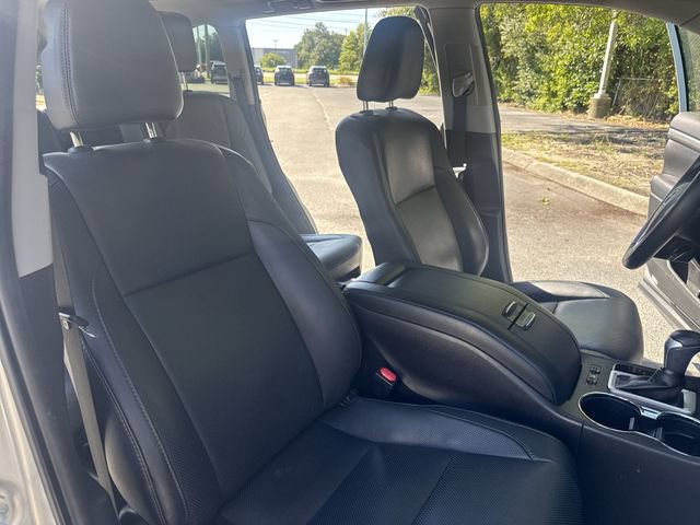 Used 2019 Toyota Highlander Limited FWD image 10