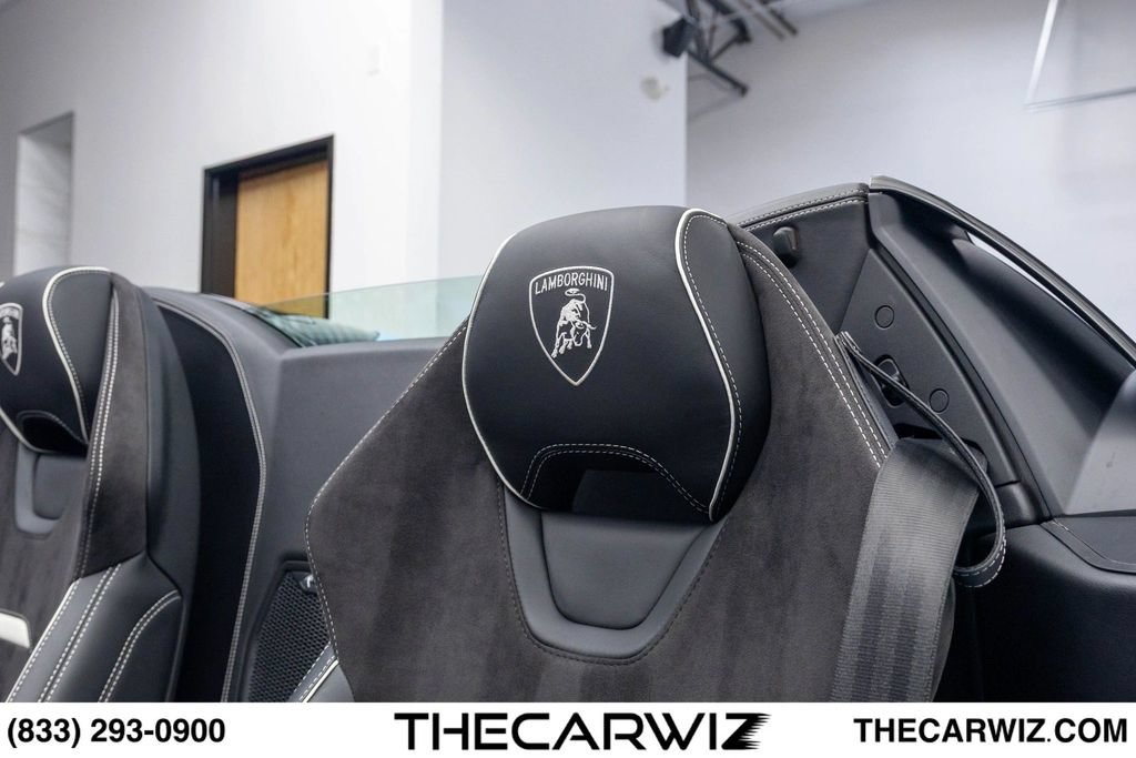 Used 2024 Lamborghini Huracan EVO AWD/4WD image 46