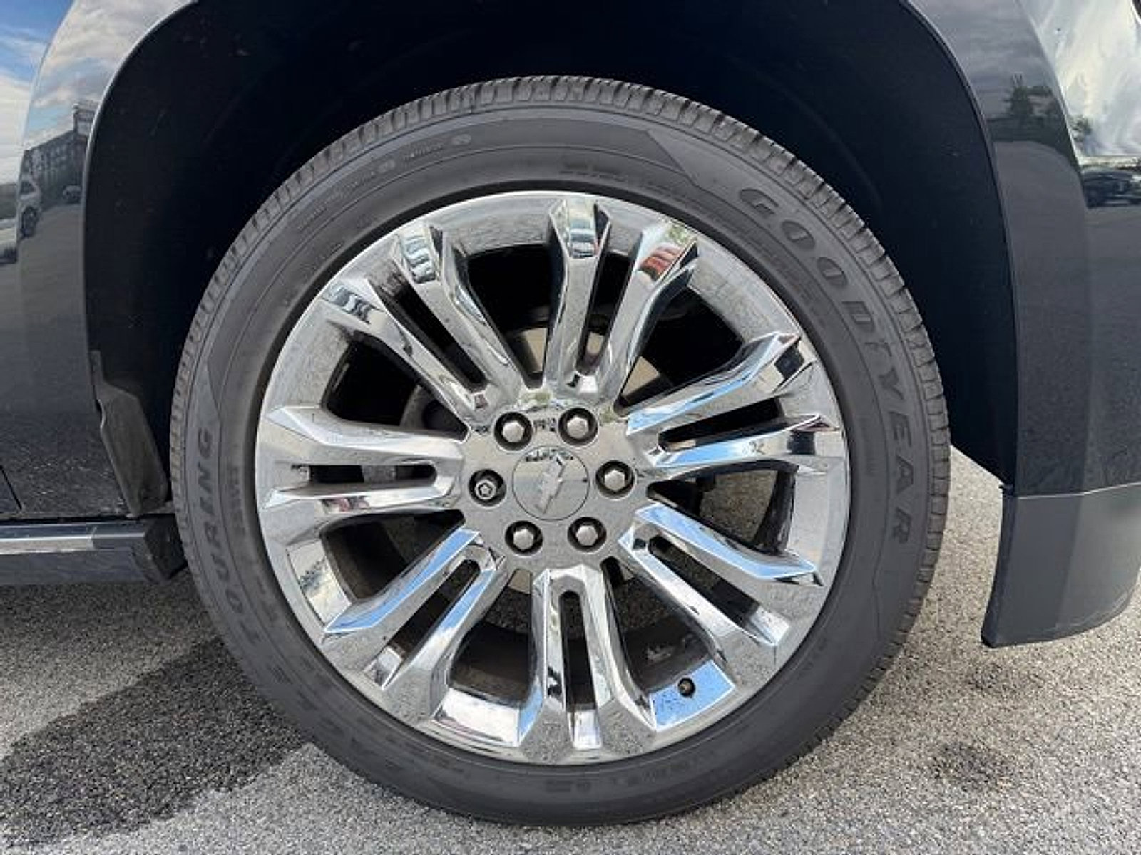 Used 2016 Chevrolet Suburban LTZ AWD/4WD image 28