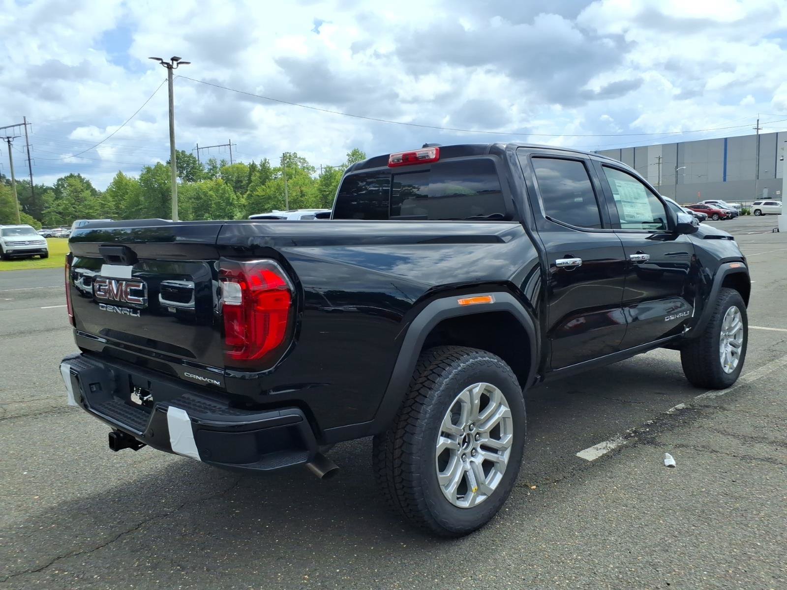New 2026 GMC Canyon Denali w/ LPO, Denali Black Edition AWD/4WD image 5