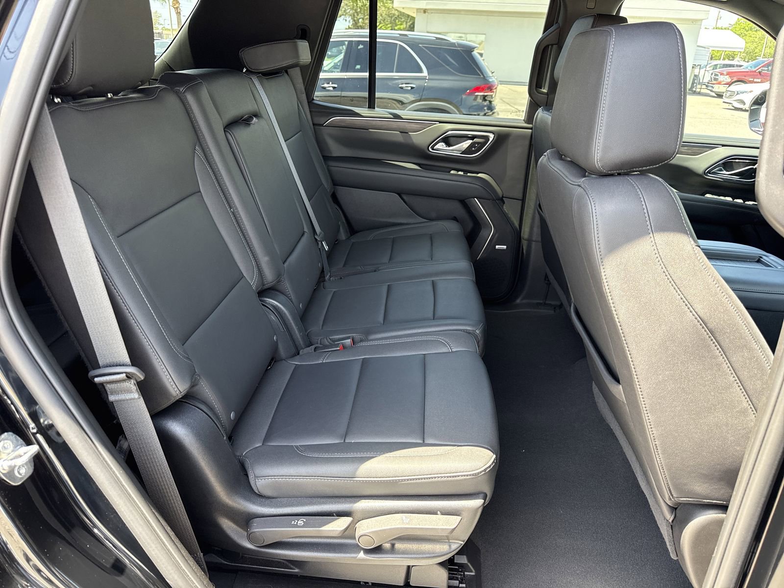 Used 2023 Chevrolet Tahoe LT w/ Luxury Package RWD image 33