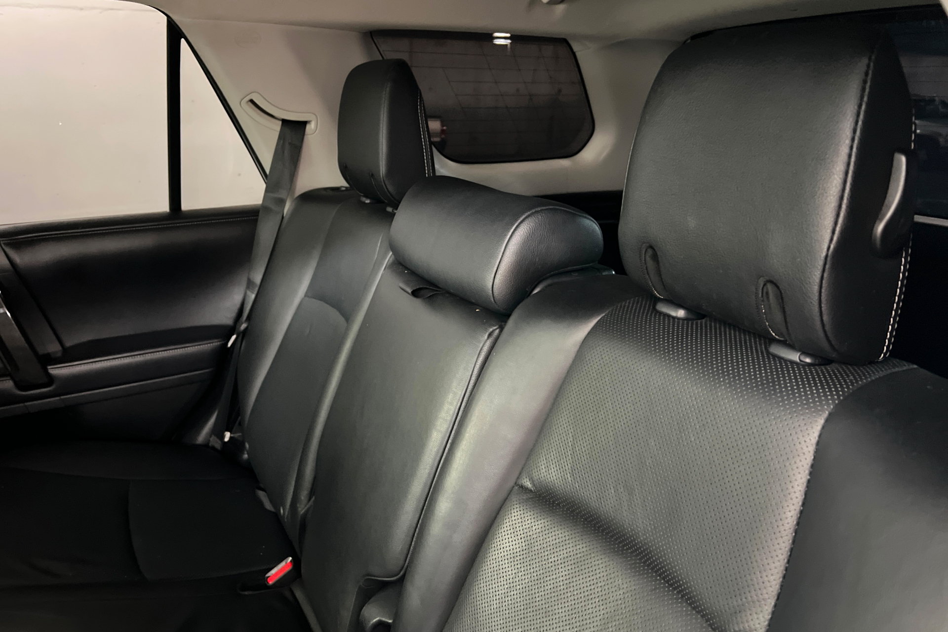 Used 2020 Toyota 4Runner Limited AWD/4WD image 21