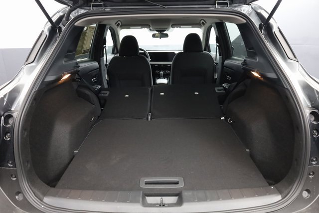 Certified 2025 Nissan Kicks SV image 27