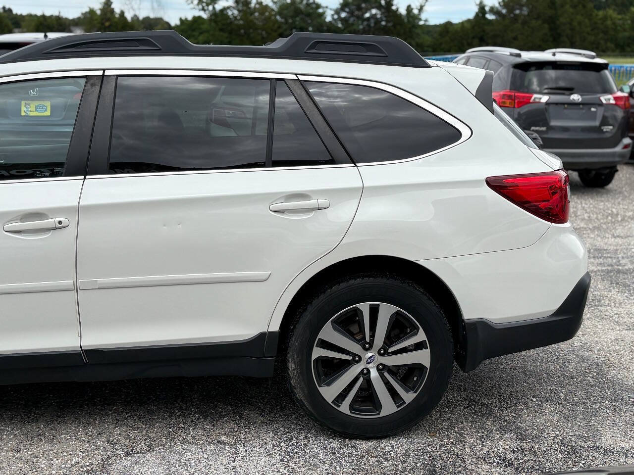 Used 2019 Subaru Outback 2.5i Limited AWD/4WD image 12
