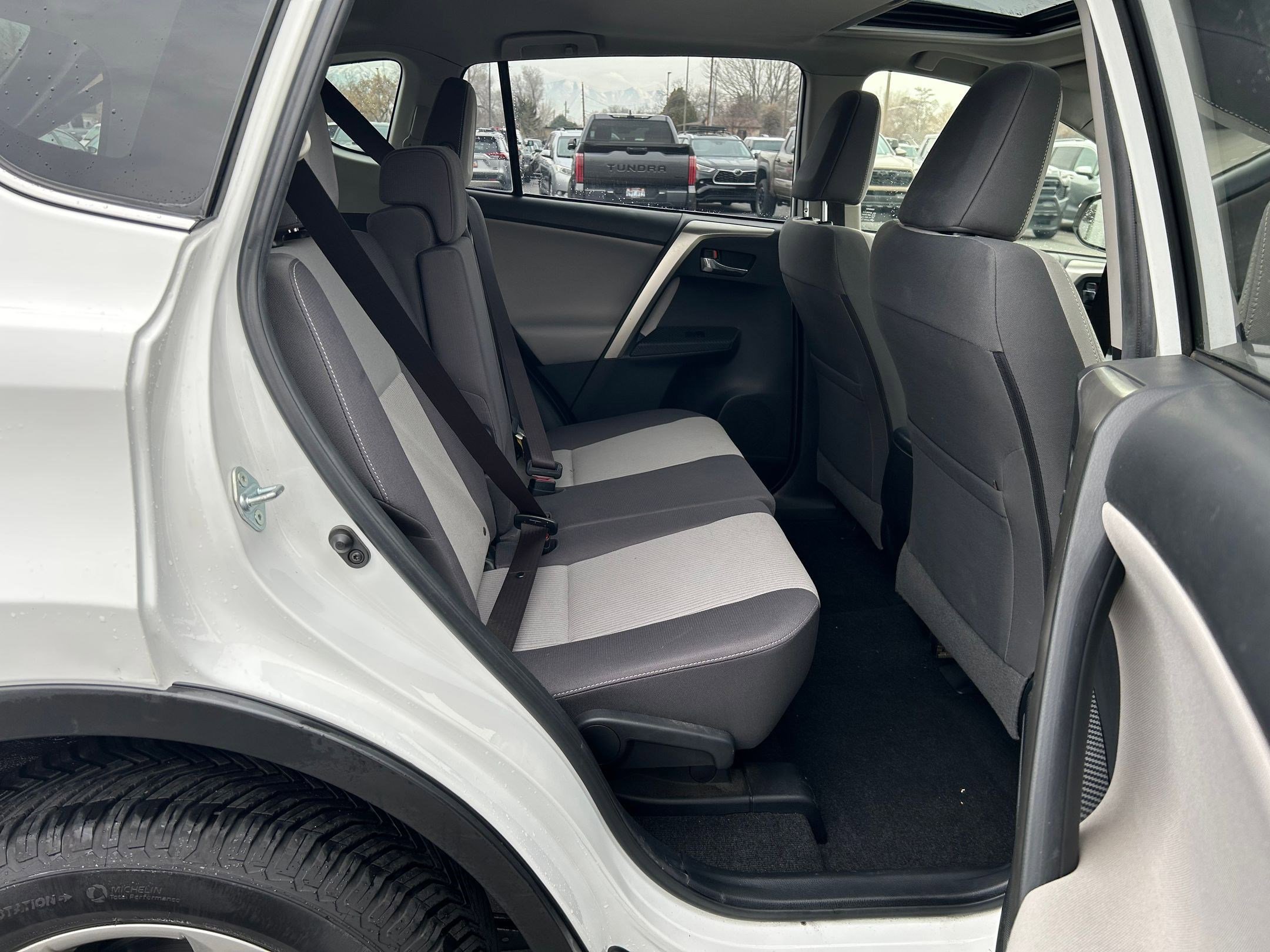 Used 2015 Toyota RAV4 XLE image 25