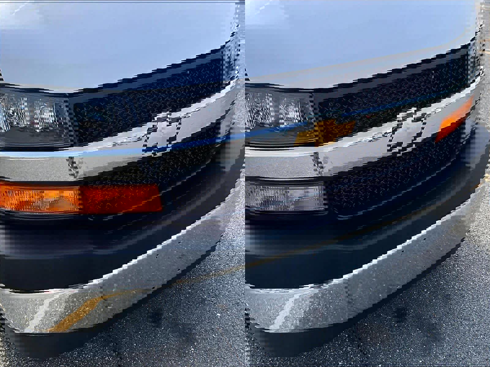 Used 2024 Chevrolet Express 2500 w/ Driver Convenience Package image 28